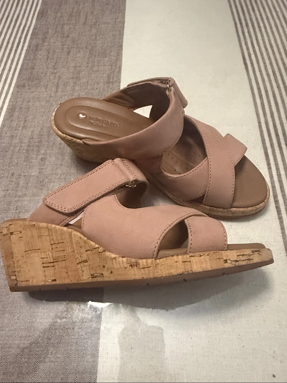 Unstructured By Clarks Women's  Soft pink-taupe leather sandals